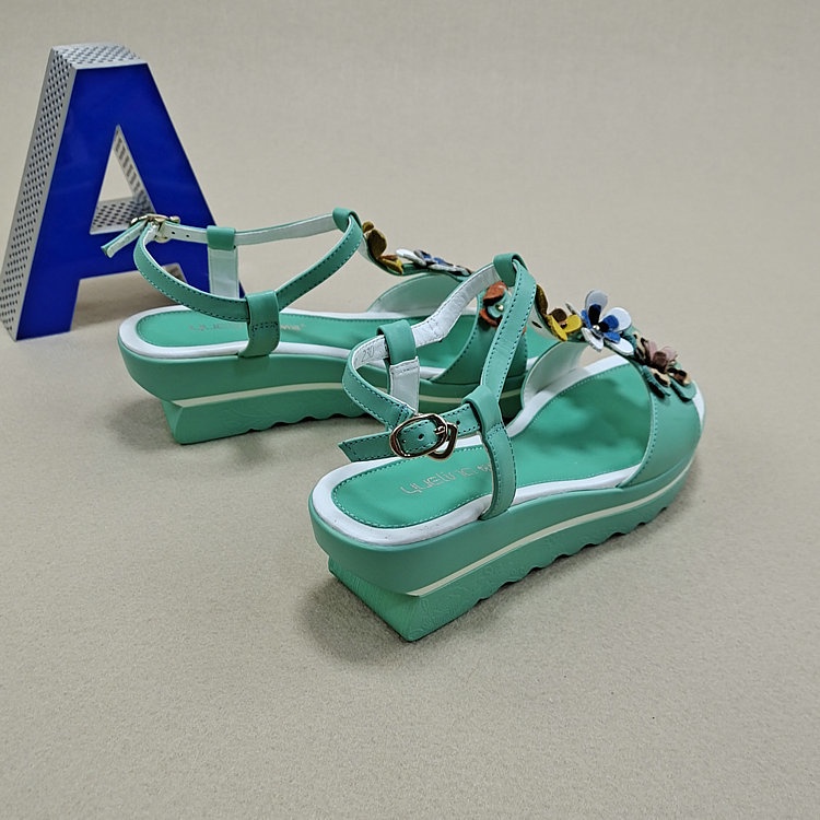 Giày Sandal Bằng Da Thật Đế Dày Nhẹ Nhàng Hở Ngón Cài Khóa Hoa Phong Cách Hàn Quốc Thời Trang Mùa Hè Cho Nữ