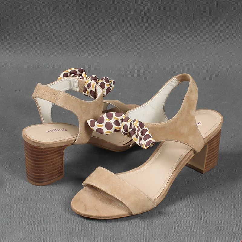 Giày Sandal Cao Gót Mùa Hè 2023 Phong Cách Mới Chính Hãng Hở Ngón Có Dây Đeo Chân Dày Dặn Đơn Giản Cho Nữ