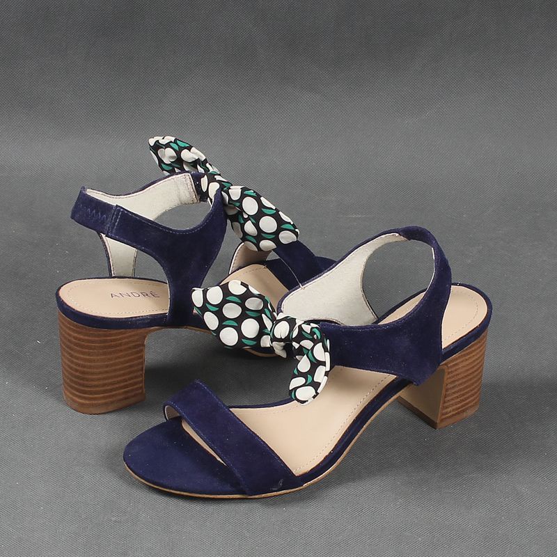 Giày Sandal Cao Gót Mùa Hè 2023 Phong Cách Mới Chính Hãng Hở Ngón Có Dây Đeo Chân Dày Dặn Đơn Giản Cho Nữ