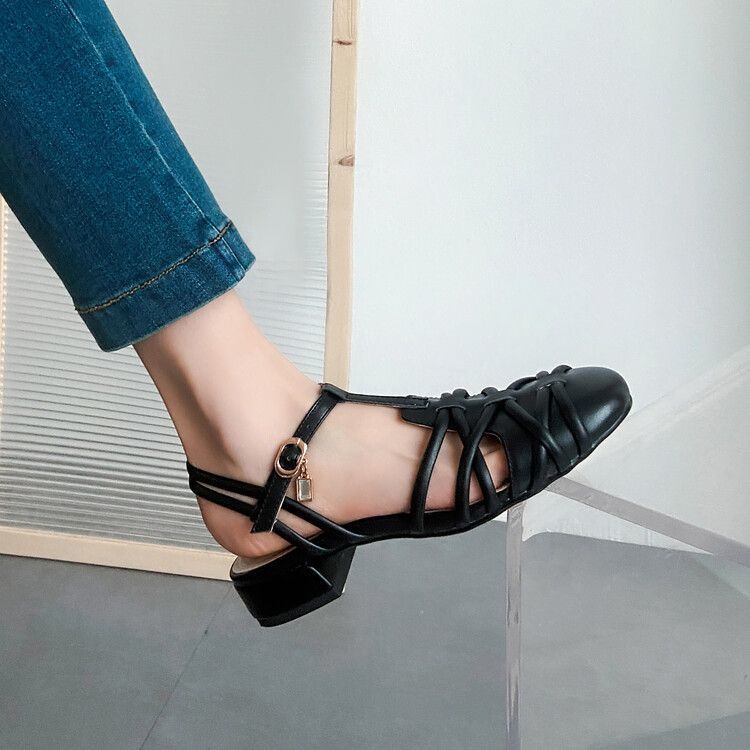 Giày Hình Chú Heo Ngộ Nghĩnh Đáng YêuGiày Búp Bê Đế Mềm Thấp Mũi Dệt Rỗng Kiểu Retro Thời Trang Mùa Hè Cho Bạn Gái