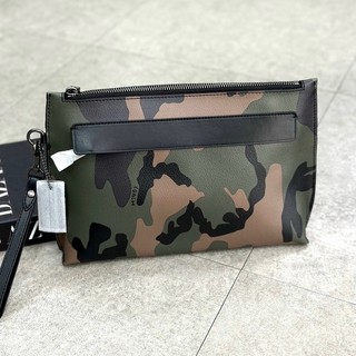 Clutch Coach cho nam da tốt,màu mới lạ có dây móc tay tiện dụng