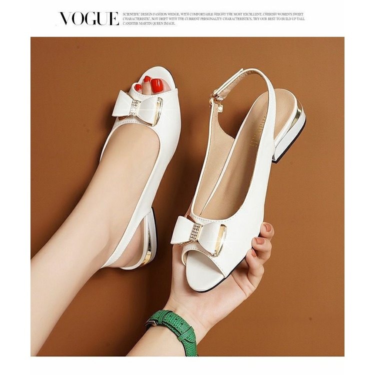 Giày Sandal Đế Mềm Gót Thấp Đính Đá Thời Trang Mùa Hè Cho Nữ