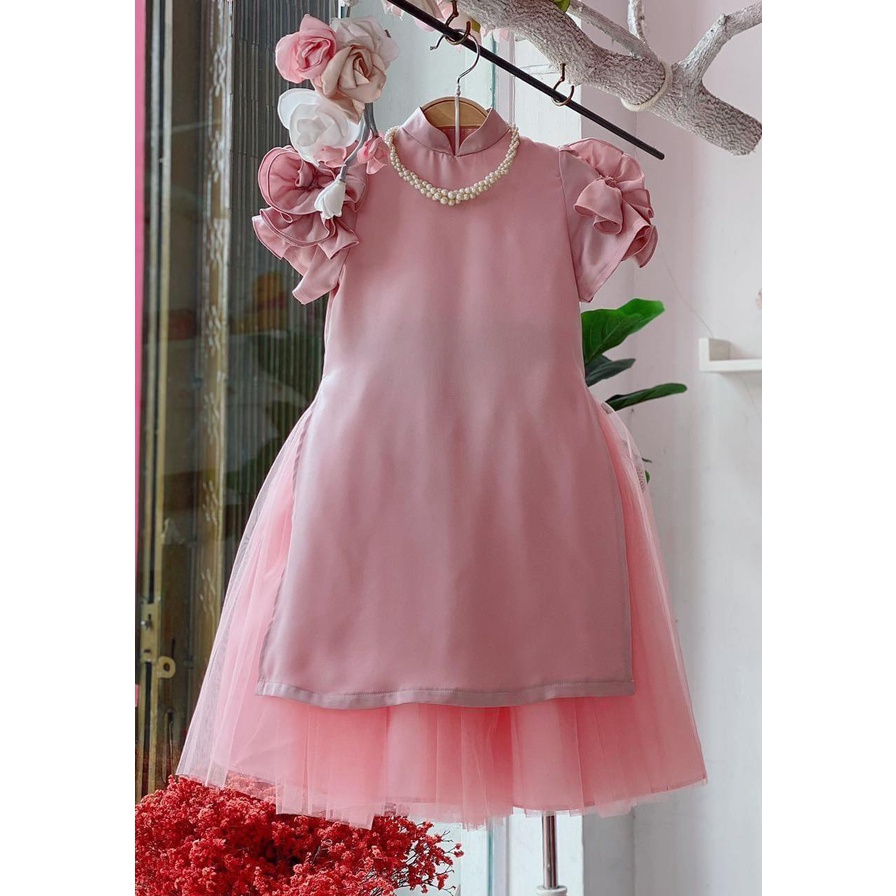 Áo dài đính hoa cầu vai hồng Tutupetti AD21_04.