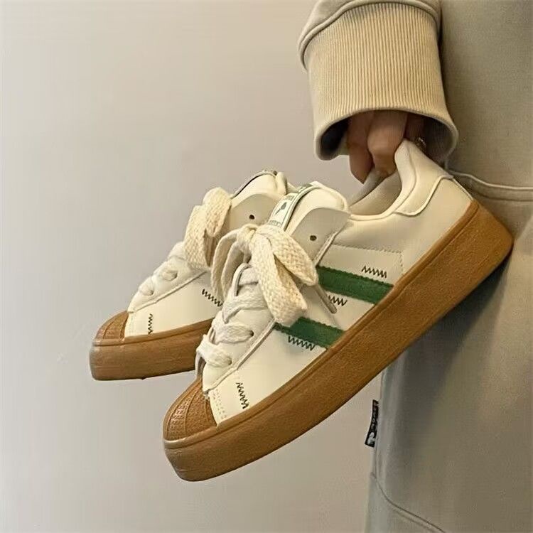 Giày Thể Thao Đế Dày Thoải Mái Màu Trắng Thiết Kế Vỏ Sò Cổ Điển Thời Trang Xuân Hè Cho Nữ