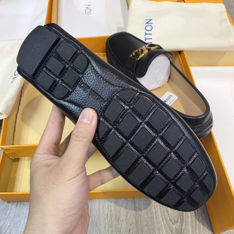 Giày lười Lv logo vàng