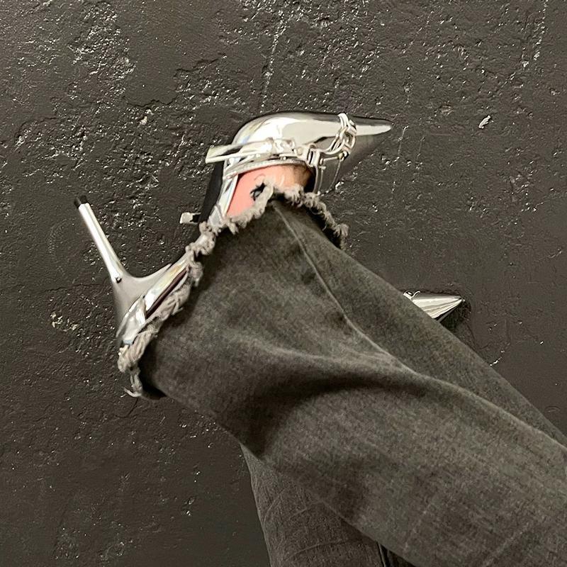 Giày Cao Gót Da Bóng Đính Đinh Tán Mũi Nhọn Thời Trang Mới 2023 Cho Nữ