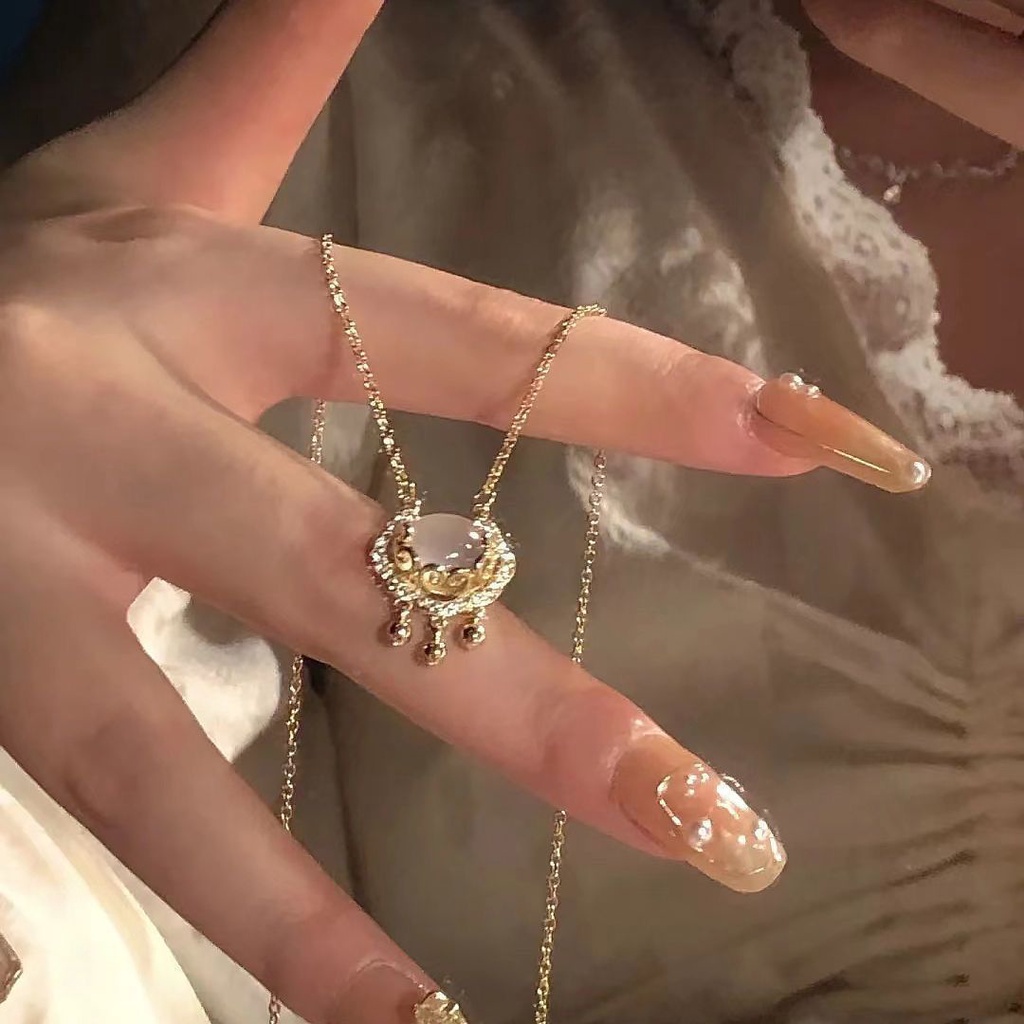 Vòng cổ Mặt Khóa Mây An Toàn Phong Cách Dân Tộc Mới Cao Cấp Đảm Bảo An Toàn Và nghi ngờ Nhẹ Nhàng niche C