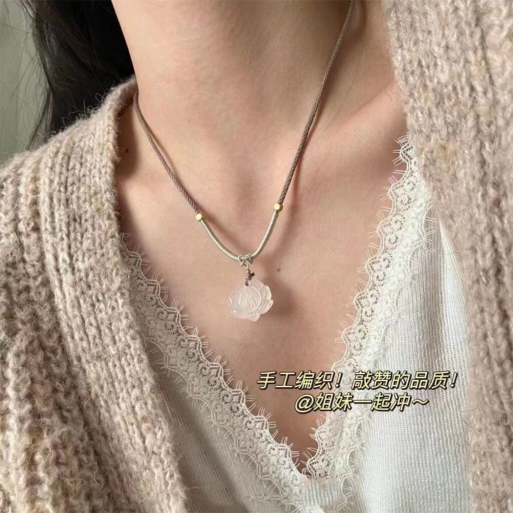 Vòng Cổ Ổ Khóa An Toàn Hình Hoa Sen Nhỏ Ruyi Thiết Kế Độc Đáo Cho Nữ