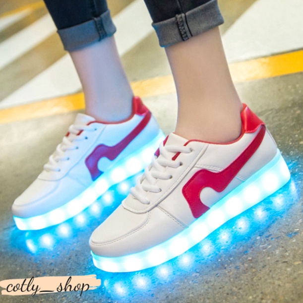 Giày thắp sáng Vạch cong đỏ giới tính 8 cơ chế Sáng đổi mới Màu.Giày Sport đèn LED chiếu sáng trang điểm Xuân Hè Hàn Quố