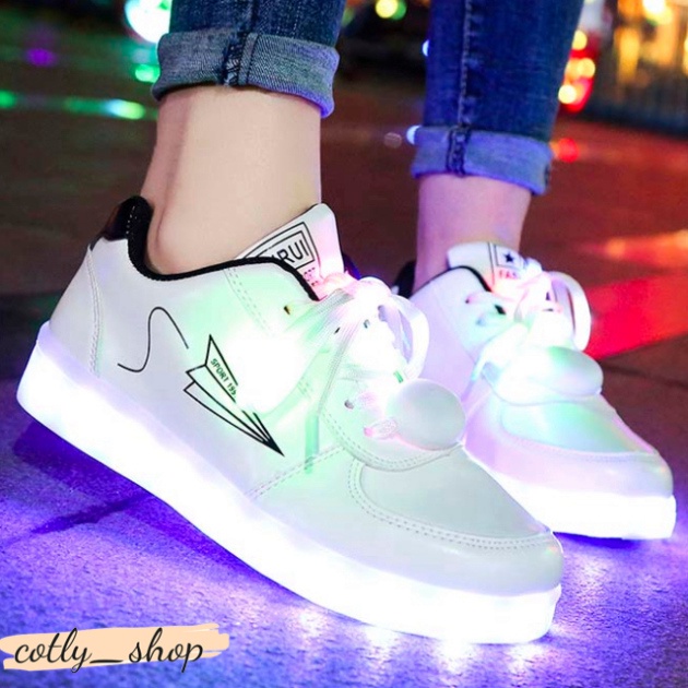 Giày thắp sáng giới tính tàu bay 8 hình thức Sáng đổi mới Màu.Giày Sport LED 7 MÀU