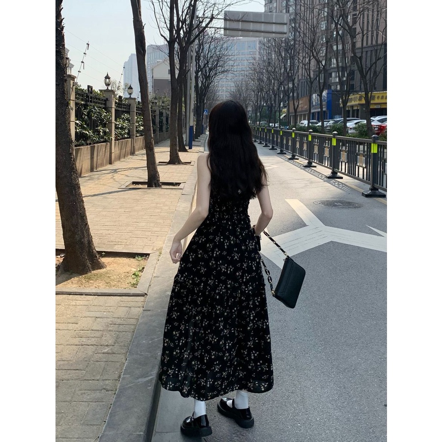 Đầm Hai Dây Dáng Dài Họa Tiết Hoa Thiết Kế Xẻ Tà Phong Cách Pháp Mới Thanh Lịch