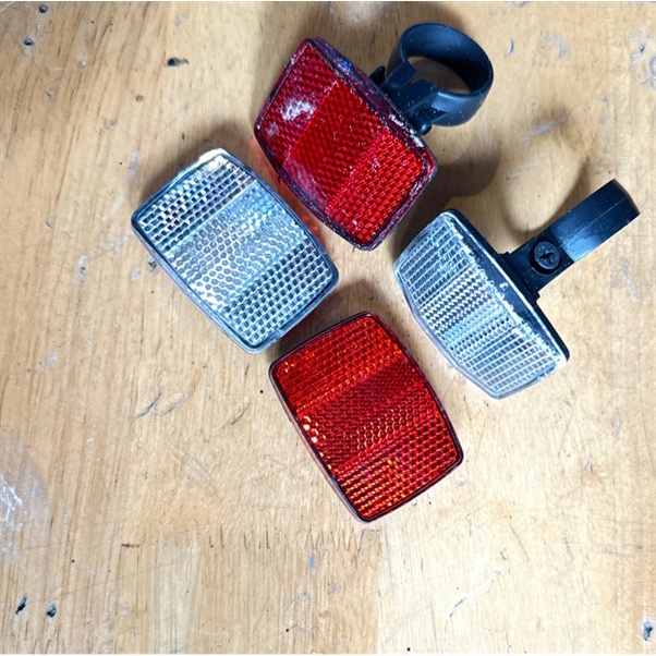 Phản quang cảnh báo trước sau gắn ghi đông, cọc yên