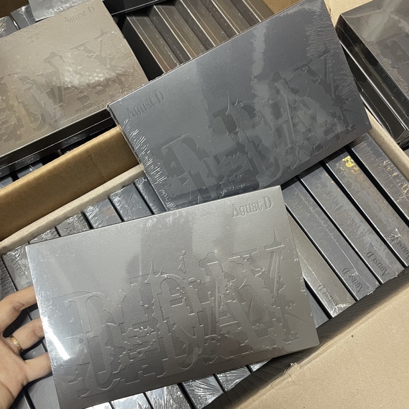 ALBUM D-DAY SUGA - SẴN NAMCHANGKPOP