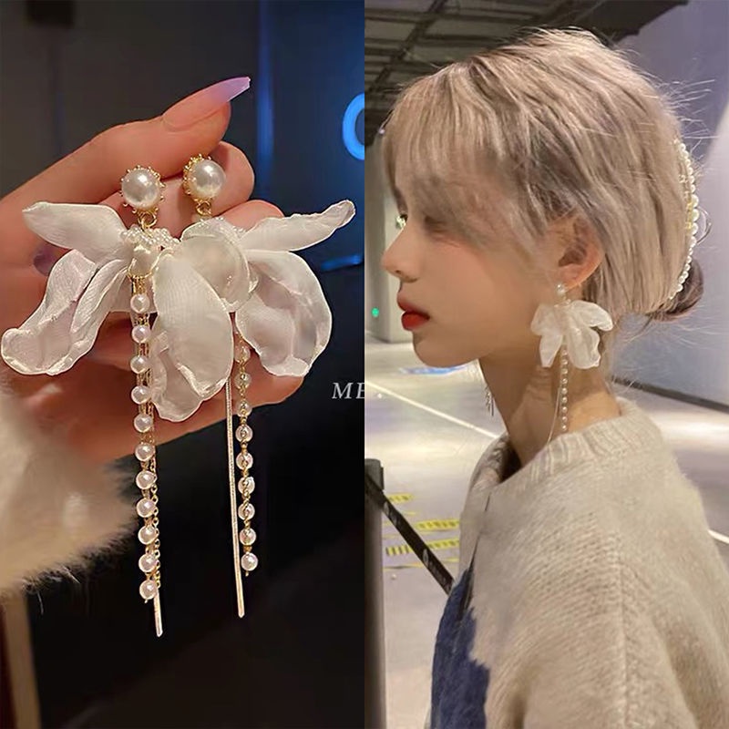 Bông Tai Bạc Dáng Dài Đính Ngọc Trai Phối Tua Rua Phong Cách Pháp Thời Trang Sang Trọng