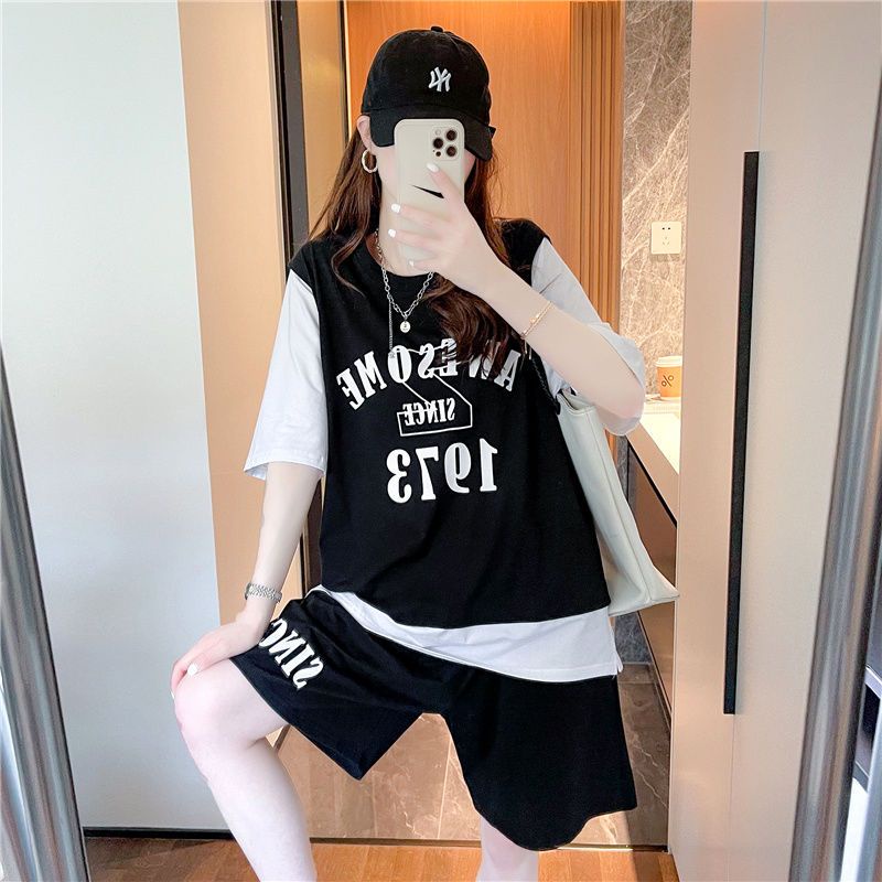 Set Áo Thun Ngắn Tay Giả Hai Lớp + Quần Short Thời Trang Thể Thao Năng Động Cho Nữ