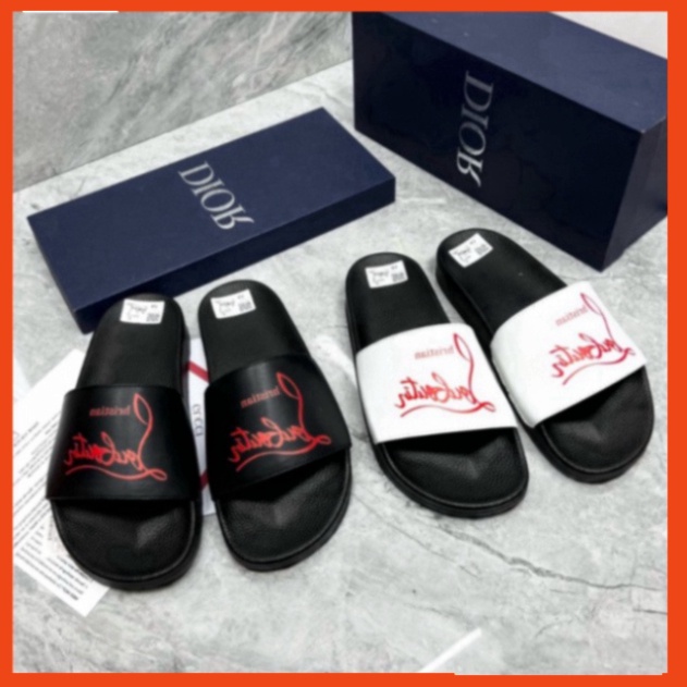 Dép Louboutin quai da trắng đen thêu chữ đỏ đế cao su êm chân hot 2023