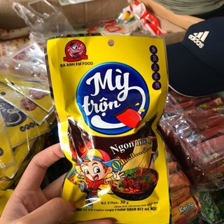 com bo 10 gói snack mỳ trộn