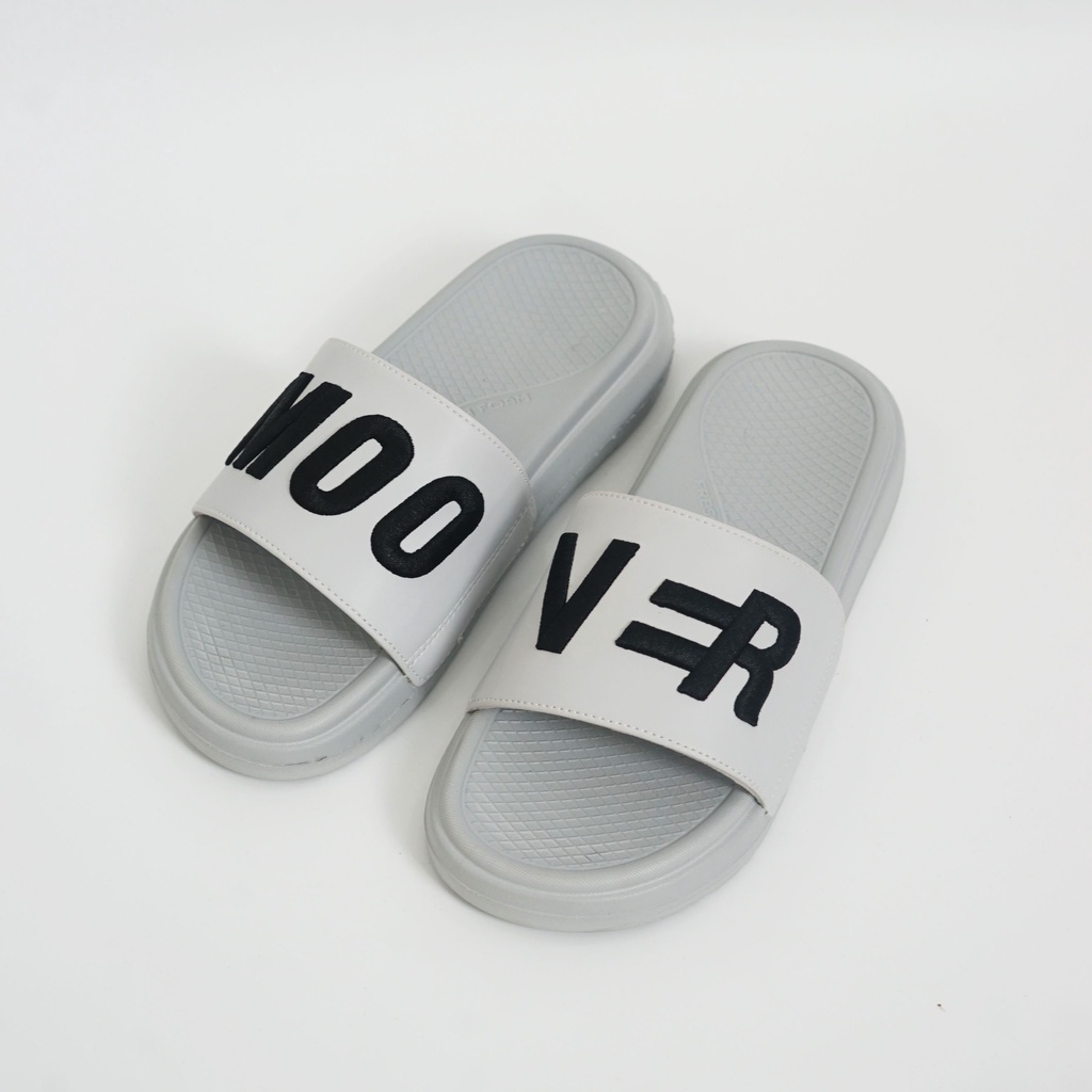 Dép quai ngang Logo thêu 3D chất lượng cao MOOVER dép Slipper Unisex đế cao êm chân chống thấm nước