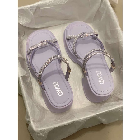 Dép lê quai ngang đính đá thời trang mới mùa hè 2023