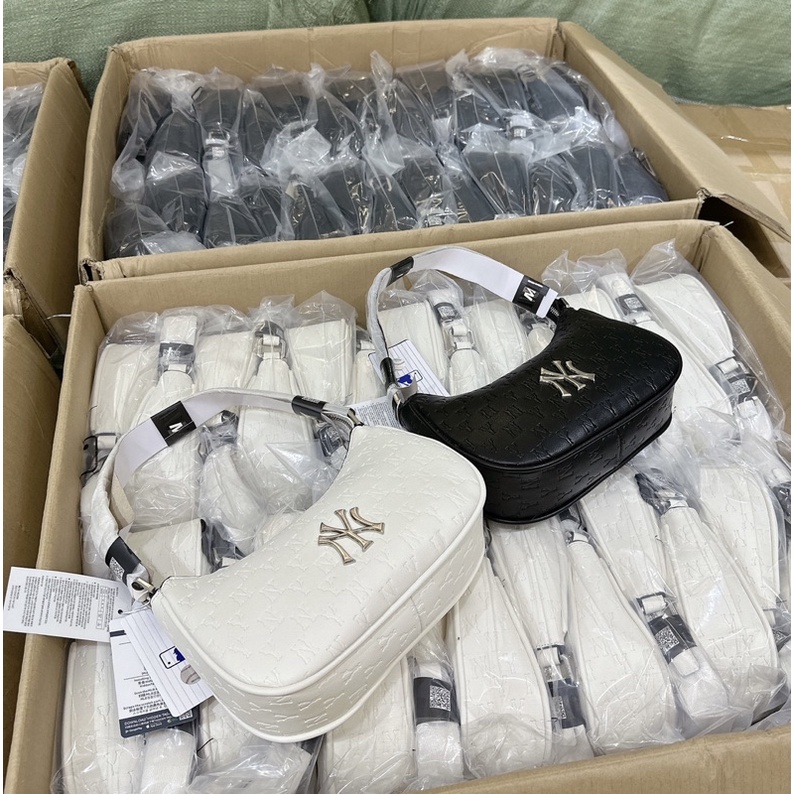 Túi kẹp nách M LB NY HOBO size 23 xuất xịn