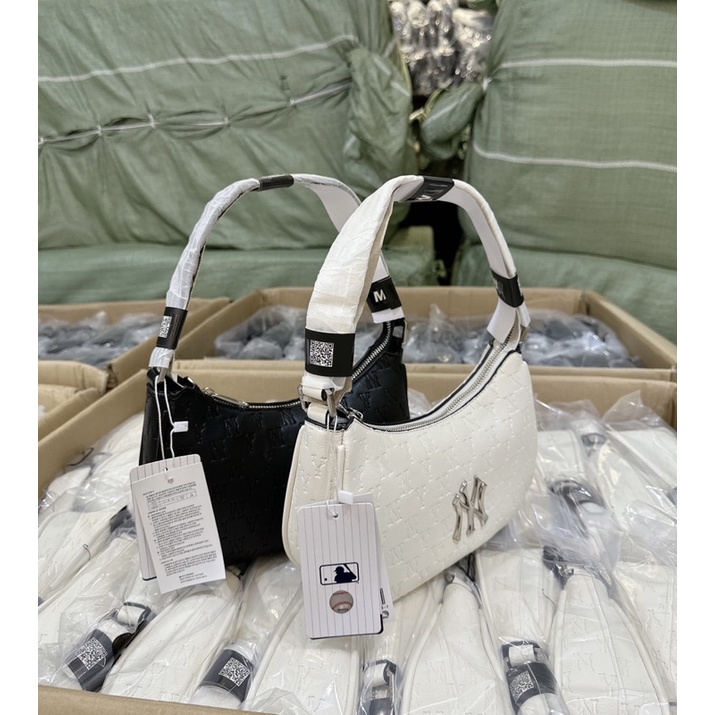 Túi kẹp nách M LB NY HOBO size 23 xuất xịn