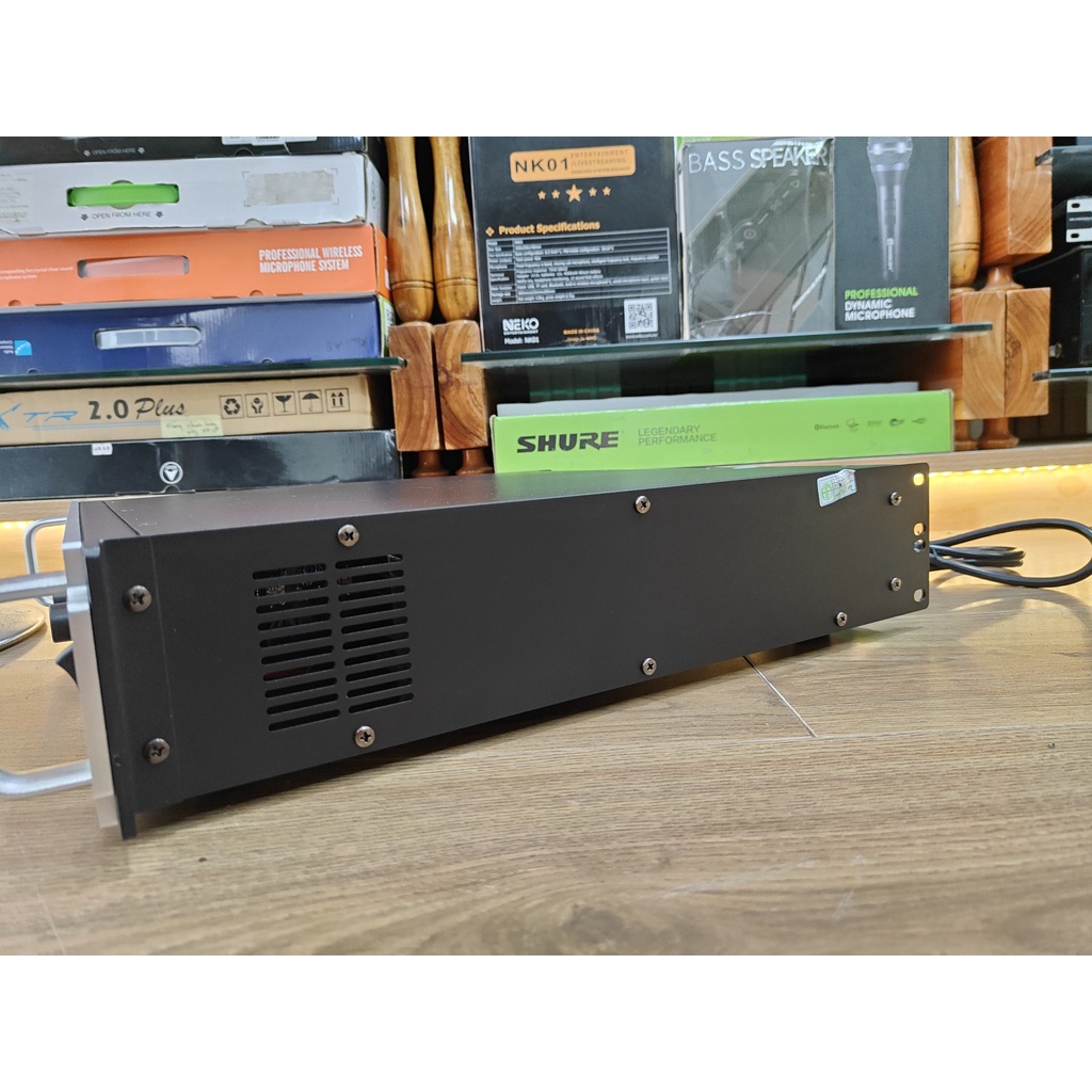 Cục đẩy Main 2 kênh UB.L 2500PRO  + tặng 2 dây canon cao cấp 200k