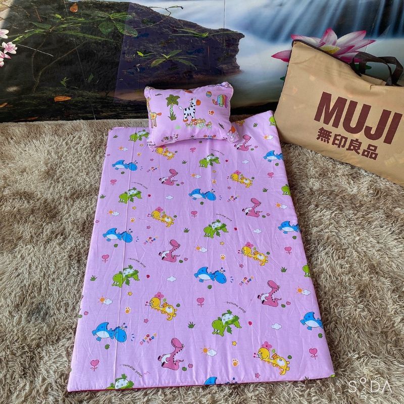 Đệm muji cotton trẻ em thấm nước hàng cao cấp tặng kèm túi xách đựng xịn xò (có thể mang đến trường cho bé ngủ tiện lợi)