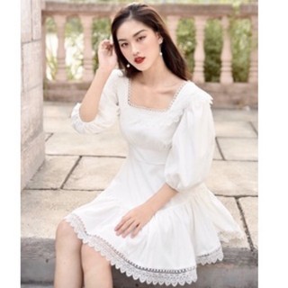 đầm cổ vuông ren
