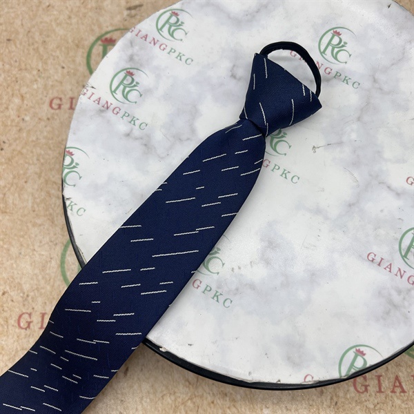 Cà vạt nam mẫu thắt sẵn dây kéo 6cm màu xanh đen xước mưa mẫu mới nhất 2023 Giangpkc