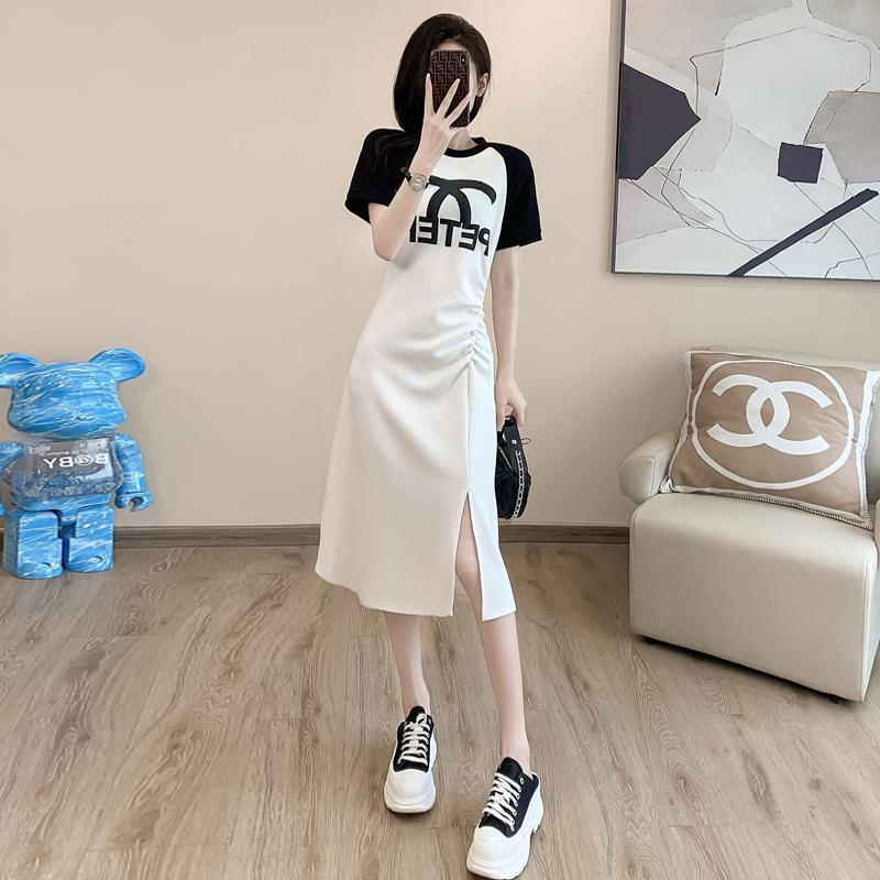 Chân Váy Xếp Ly Ôm Dáng Màu Sắc Phù Hợp Với Tuổi Teen