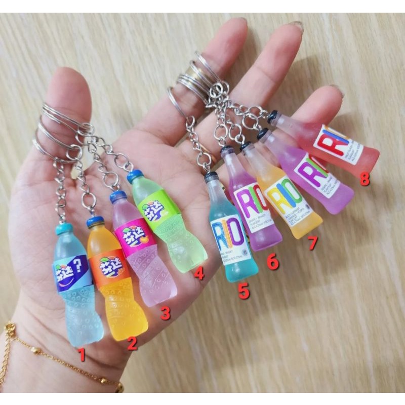móc khóa chai nước dễ thương