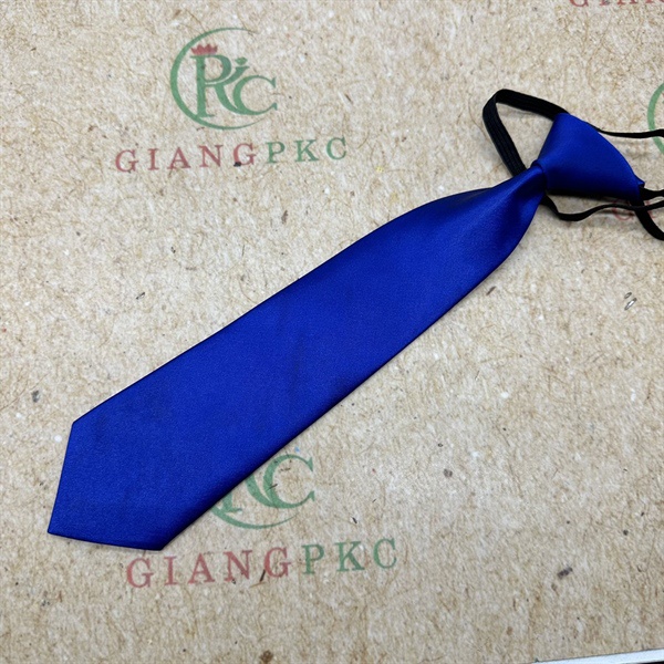 Cà vạt thắt sẵn dây thun cho bé phi bóng 5cm màu xanh bích trơn