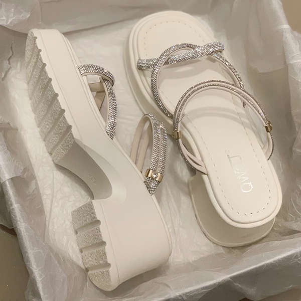 Dép đi bên ngoài mẫu mới mùa hè 2023 nữ đế dày chống trượt