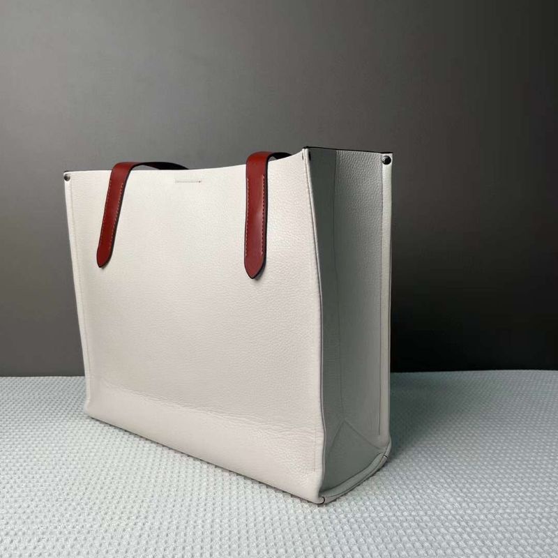 Túi COACH Relay Tote 34 With New York City