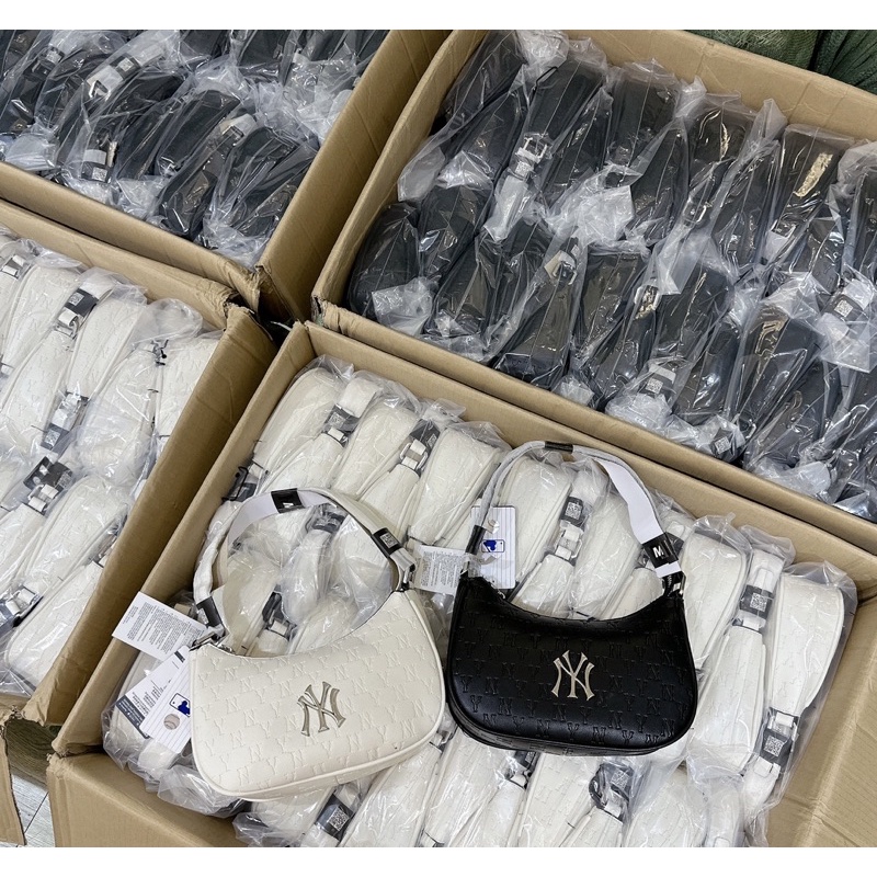 Túi kẹp nách M LB NY HOBO size 23 xuất xịn