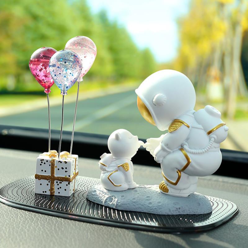 Tượng phi hành gia, Mô hình phi hành gia thám hiểm mặt trăng trang trí taplo ôtô,bàn làm việc,góc học tập 2603 | BigBuy360 - bigbuy360.vn