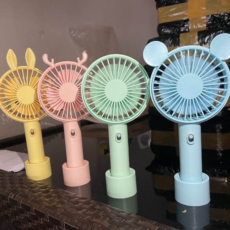Quạt phun sương Mini🍀FREESHIP🍀Quạt Tích Điện nhiều màu dễ thương
