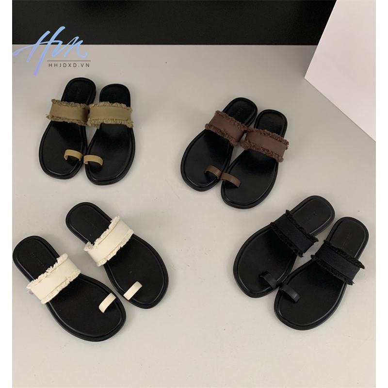 Dép Sandal Xỏ Ngón Đế Bằng Mũi Vuông Phong Cách Mới Thời Trang Xuân Hè Dễ Phối Đồ