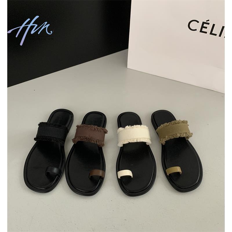 Dép Sandal Xỏ Ngón Đế Bằng Mũi Vuông Phong Cách Mới Thời Trang Xuân Hè Dễ Phối Đồ