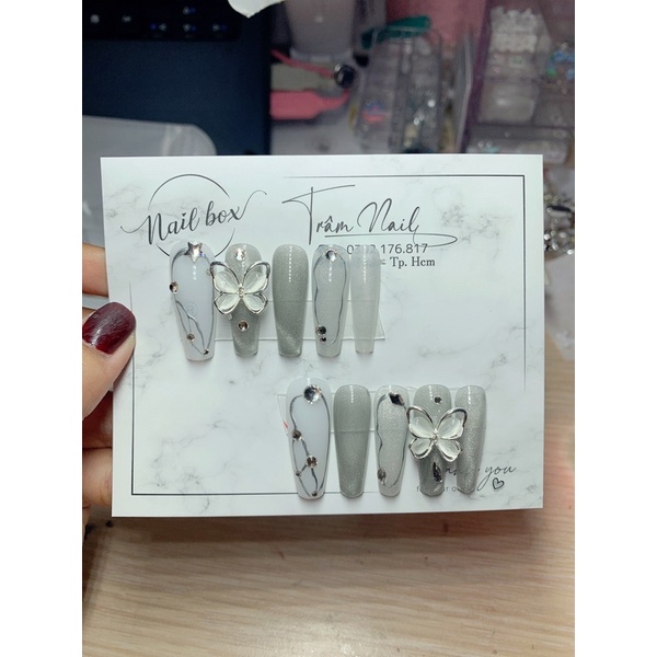 Nail box Mắt mèo