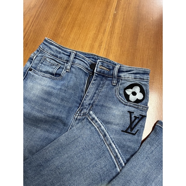 Quần jeans ống loe