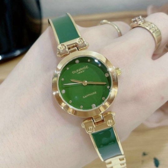 Đồng hồ nữ Sunrise kính chống xước, dây lắc, bảo hành 12 tháng.