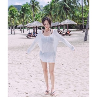 Áo khoác lưới trắng mặc bên ngoài bikini đi biển