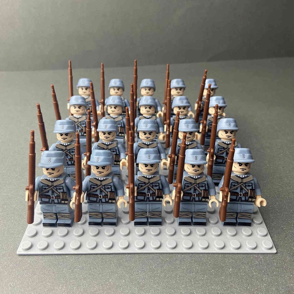 Mô Hình Lego Nhân Vật Minion Trong Phim Chiến Tranh Giữa Tám Trăm Quân Đội