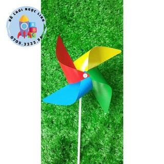 Chong chóng nhựa nhiều màu cầm tay - Chong chóng que cầm