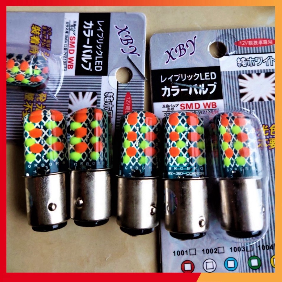 Đèn Hậu Led Hiệu Ứng  7 Màu Chớp Nháy F1 Khi Phanh  Phủ Silicol Hiệu Ứng Siêu Đẹp cho Xe Máy + Ô Tô 12V