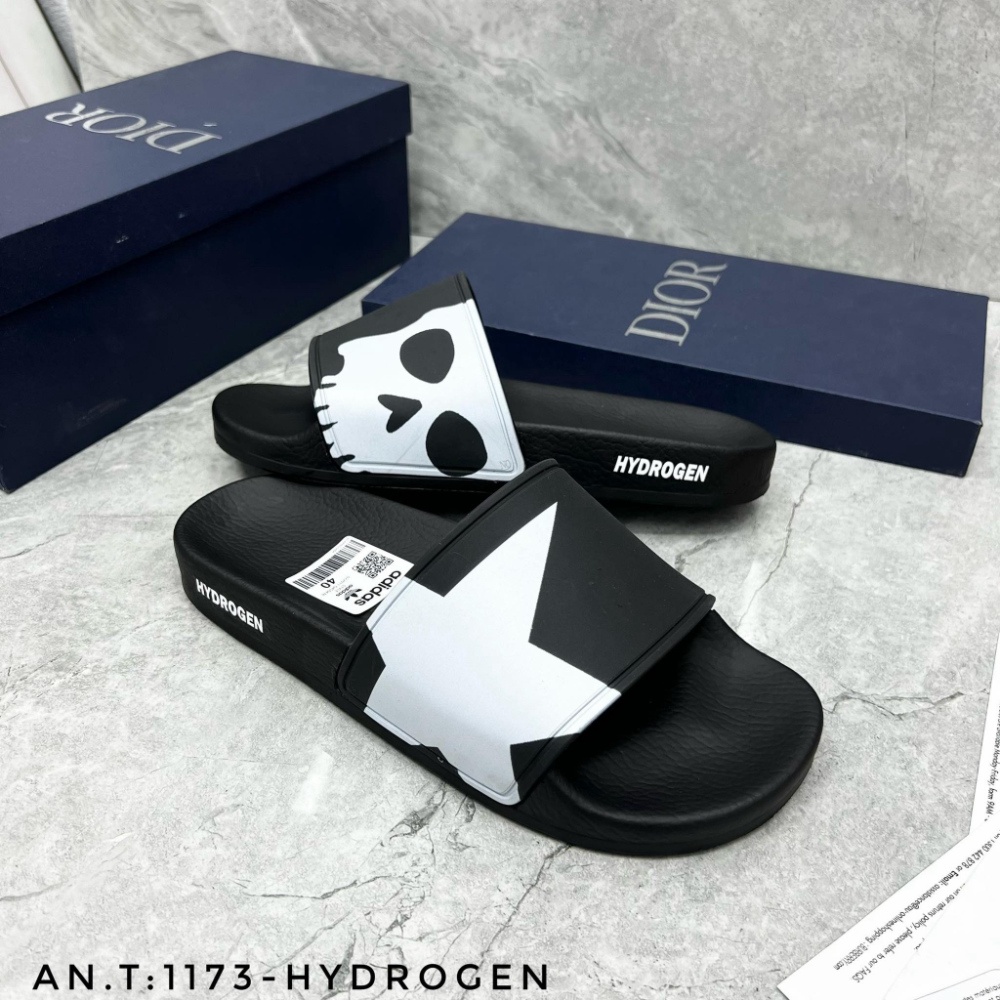 Dép nam Hydrogen- dép quai ngang đầu lâu và sao-Dép Quai Ngang Nam Nữ Thời Trang Cao Cấp Hottrend 2023