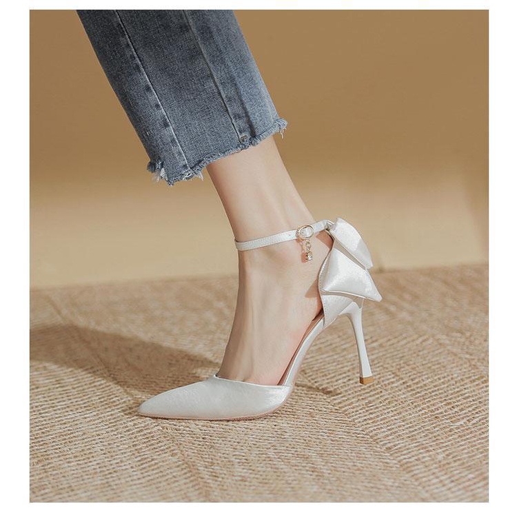 Giày Cao Gót Mũi Nhọn Phối Khóa Cài Thiết Kế Mới Thời Trang 2023 Dành Cho Cô Dâu