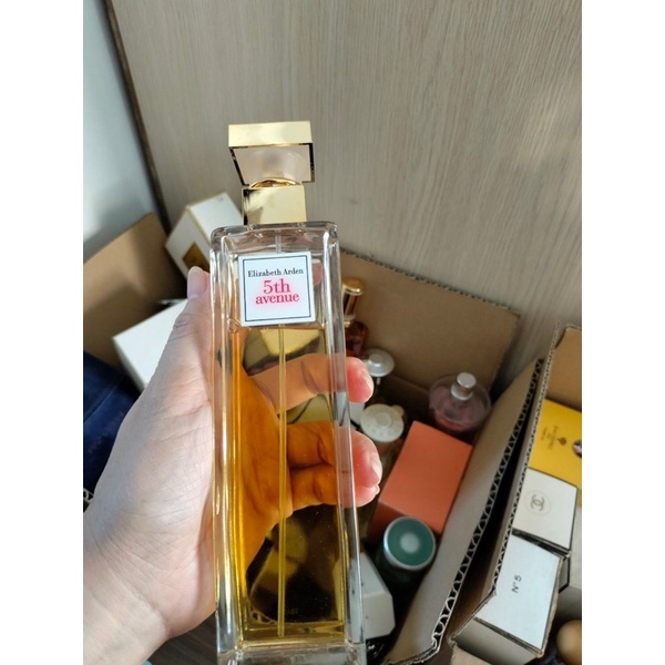 Nước Hoa Đấu Giá