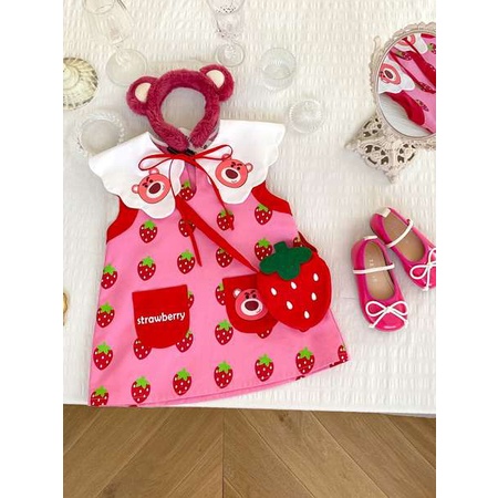 Váy vest không tay cổ bẻ lớn dâu tây cho bé gái